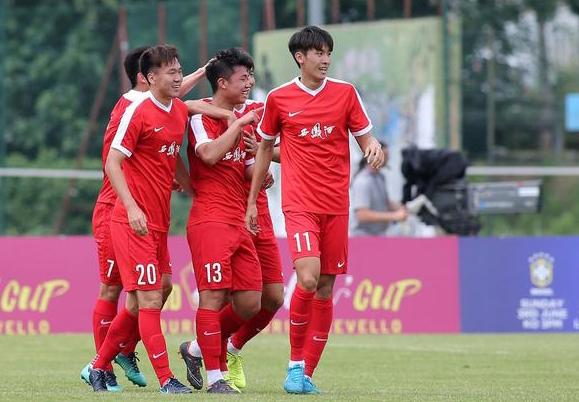 mk体育-斯图加特青年军崛起，U21小将包办四球大胜  